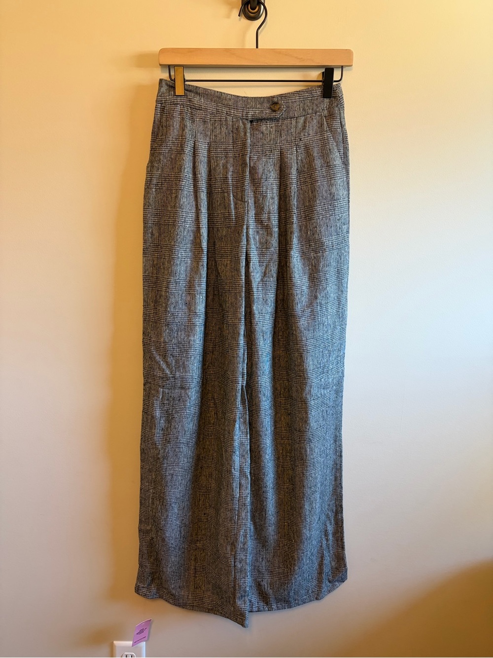 Pretty Little Thing Grey Straight-Leg Trouser Pants